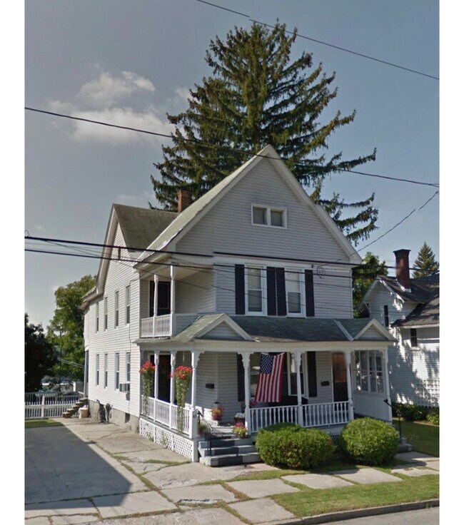 46 Romeyn Ave Rentals in Amsterdam, NY