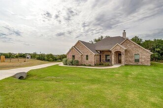 404 Lacey Oak Ct in Weatherford, TX - Building Photo - Building Photo