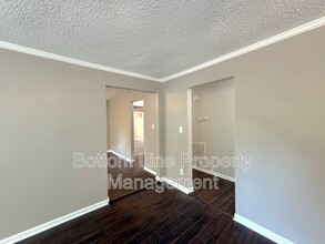 1011 S Weldon St in Gastonia, NC - Foto de edificio - Building Photo