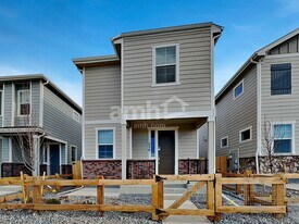 350 N Addison Way in Aurora, CO - Building Photo