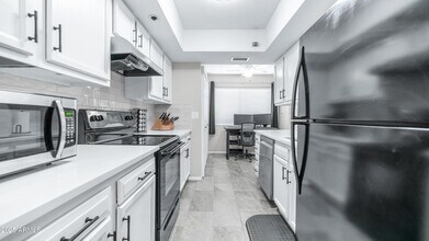 2615 Hayden Rd in Scottsdale, AZ - Building Photo - Building Photo