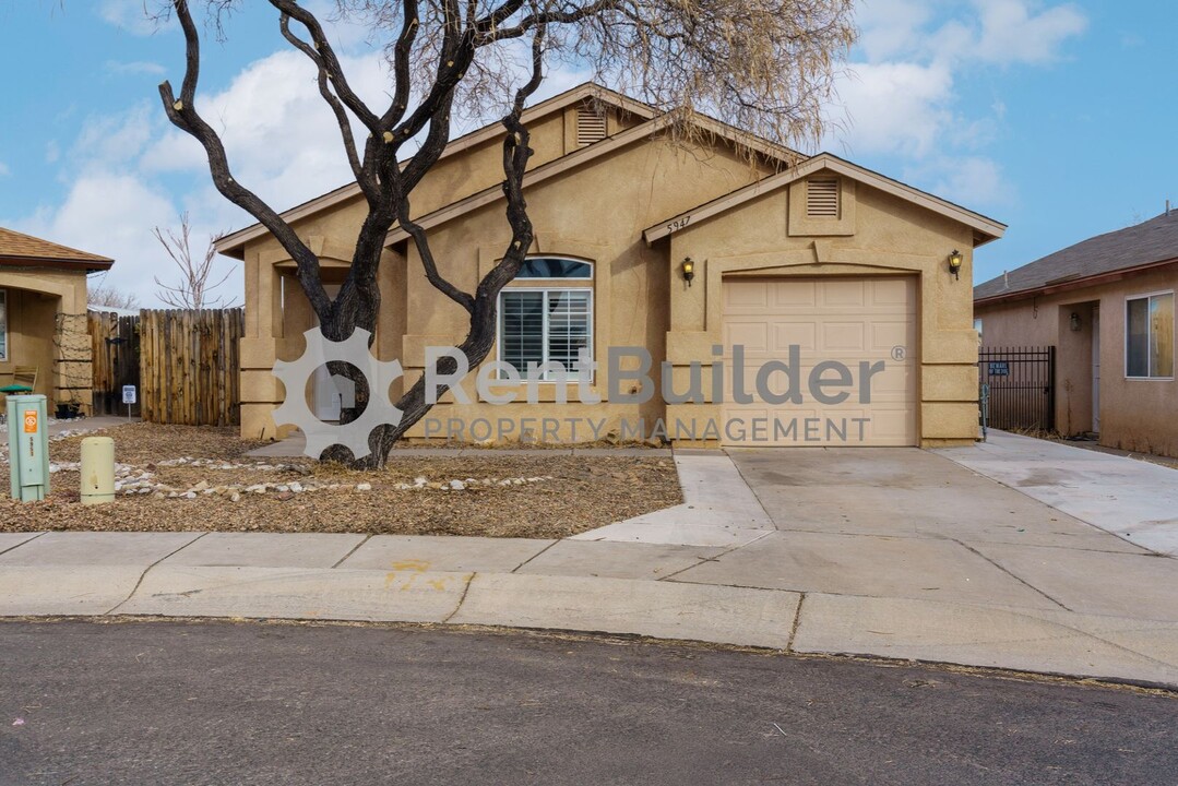 5947 Cygnus Ave NW in Albuquerque, NM - Building Photo