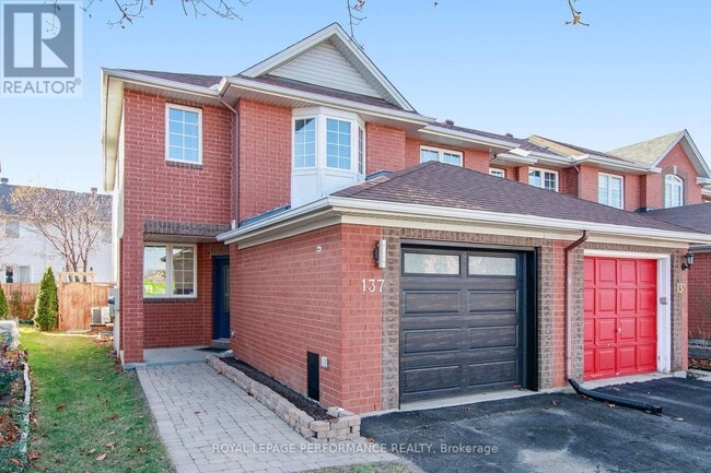 137 Central Park Dr in Ottawa, ON - Building Photo - Building Photo