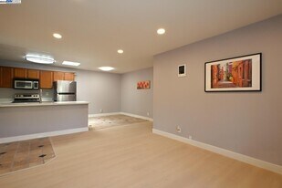 420 Dempsey Rd in Milpitas, CA - Building Photo