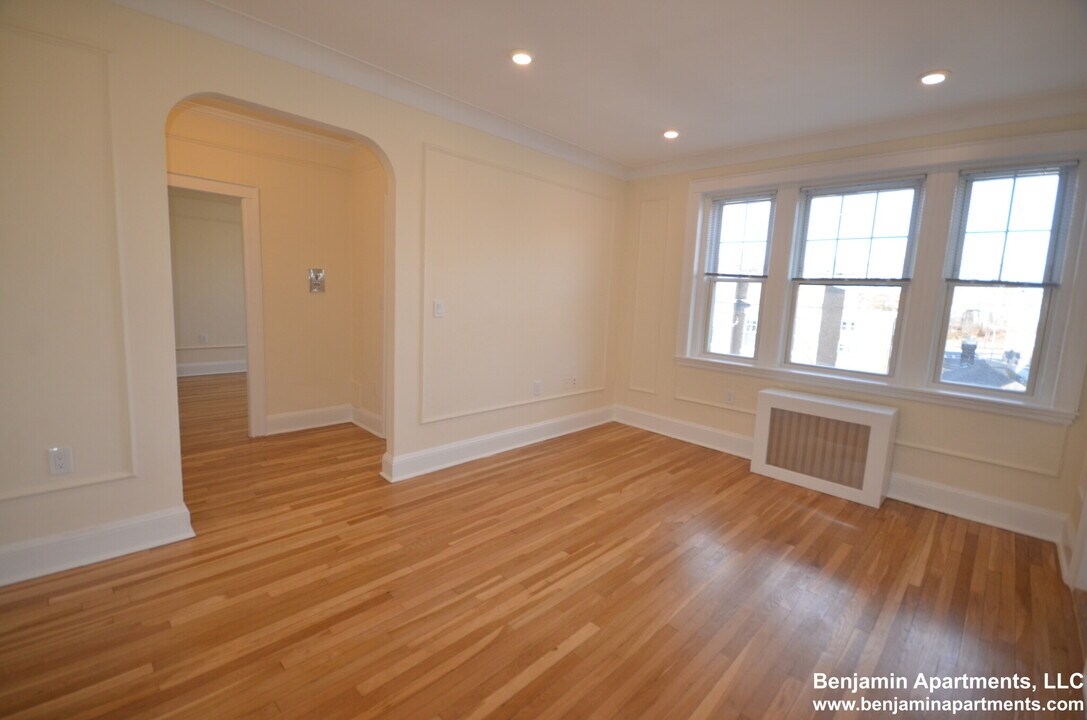 107 Kilsyth Rd, Unit 28 in Boston, MA - Building Photo