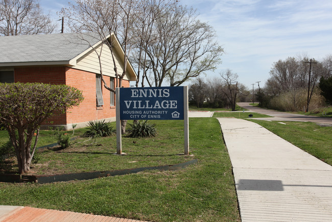 Ennis Village in Ennis, TX - Building Photo - Building Photo