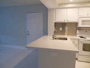 728 Executive Center Dr in West Palm Beach, FL - Building Photo - Building Photo