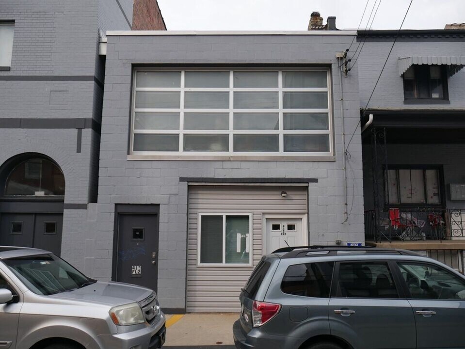 413 McKee Pl in Pittsburgh, PA - Foto de edificio