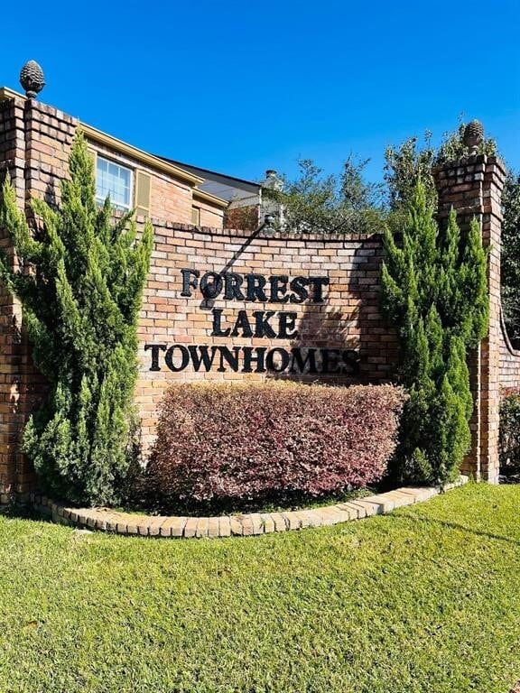 5801 Lumberdale Rd in Houston, TX - Building Photo - Building Photo