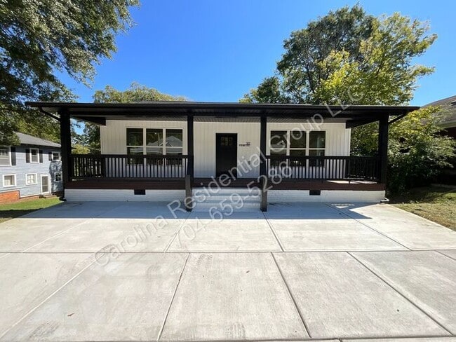 property at 307 N Catawba St
