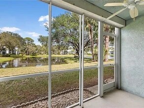 117 Wading Bird Cir, Unit A 102 in Naples, FL - Foto de edificio - Building Photo