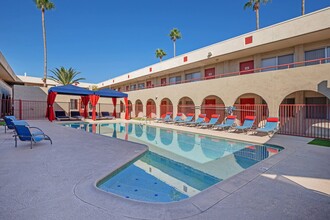 The U at Park in Tucson, AZ - Foto de edificio - Building Photo