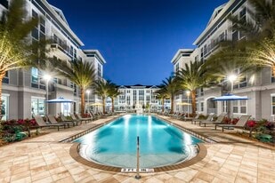 Magnolia Square in Kissimmee, FL - Building Photo