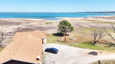 126 Lake Breeze Dr in Buchanan Dam, TX - Building Photo - Building Photo