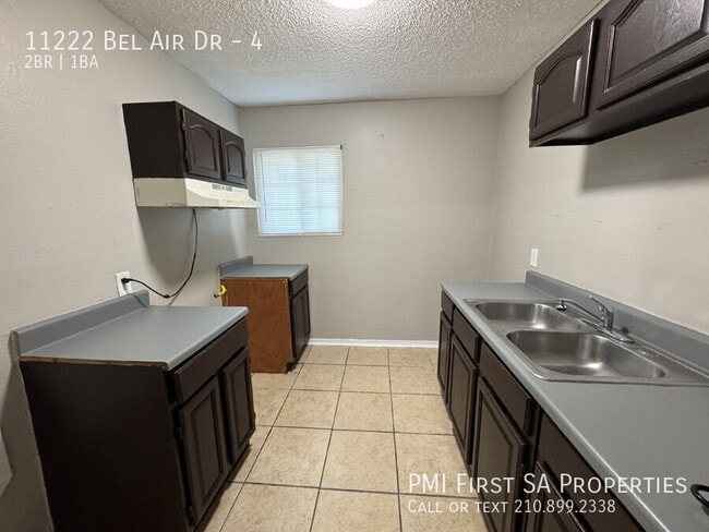11222 Belair Dr in San Antonio, TX - Building Photo - Building Photo