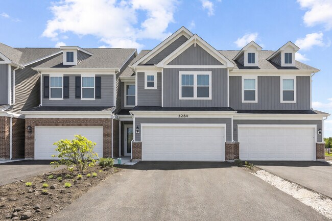 2260 Horseshoe Cir in Naperville, IL - Building Photo - Building Photo