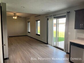 3 Bedroom 2.5 Bathroom Townhome in Sioux Falls, SD - Building Photo - Building Photo