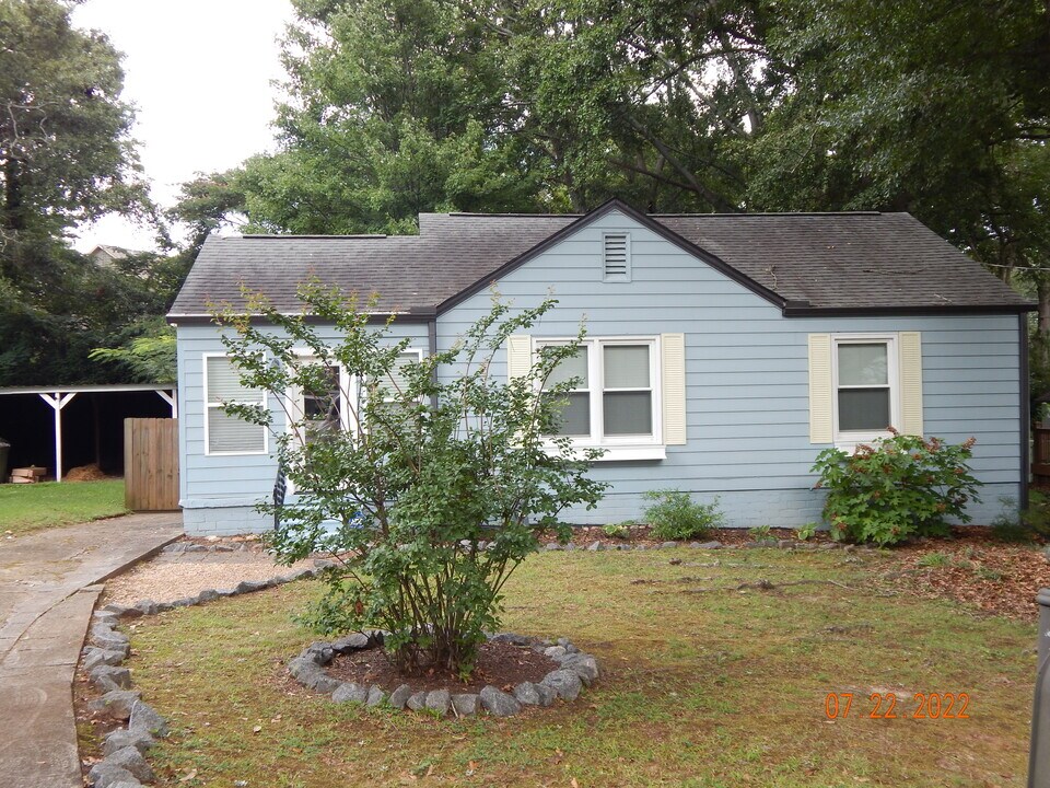 1449 Mimosa Cir SE in Smyrna, GA - Foto de edificio