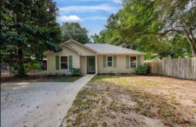 property at 44 Wildwood St