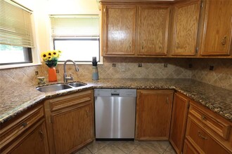 4018 Nenana Dr in Houston, TX - Building Photo - Building Photo
