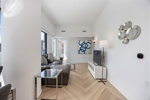 225 Adelaide St W, Unit SI ID1357656P in Toronto, ON - Building Photo