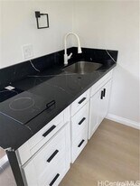 304 Wyllie St in Honolulu, HI - Building Photo