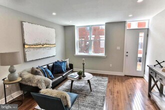 1039 Tree St in Philadelphia, PA - Building Photo - Building Photo