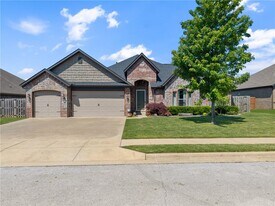 5702 S 60th Pl in Rogers, AR - Building Photo