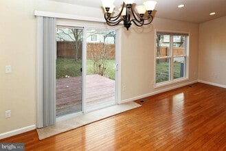730 Gentle Breeze Ct in Herndon, VA - Building Photo - Building Photo