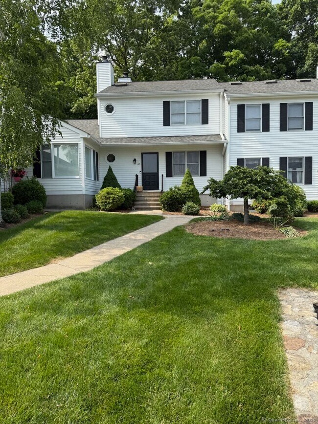 319 Thomaston Rd in Watertown, CT - Building Photo - Building Photo