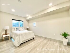 1534 Brockton Ave, Unit 410 in Los Angeles, CA - Building Photo - Building Photo