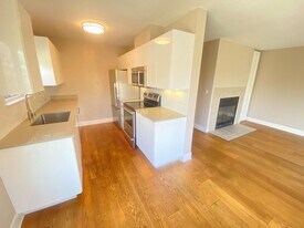 200 Shoreline Ct in Richmond, CA - Building Photo