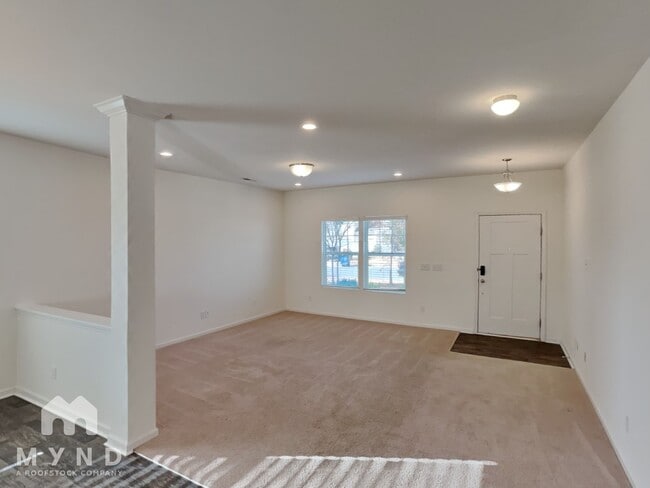 2015 Creeks Landing Dr in Unionville, NC - Foto de edificio - Building Photo