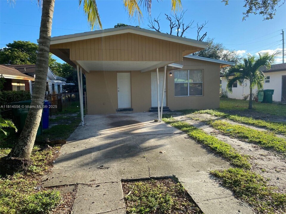 2880 NW 12th Ct in Fort Lauderdale, FL - Building Photo