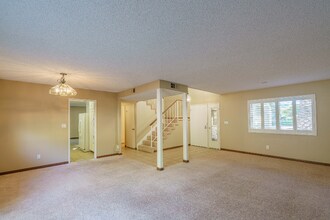 6177 Syracuse Way in San Diego, CA - Building Photo - Building Photo