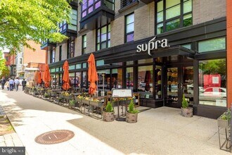 1011 M St NW, Unit 302 in Washington, DC - Building Photo - Building Photo