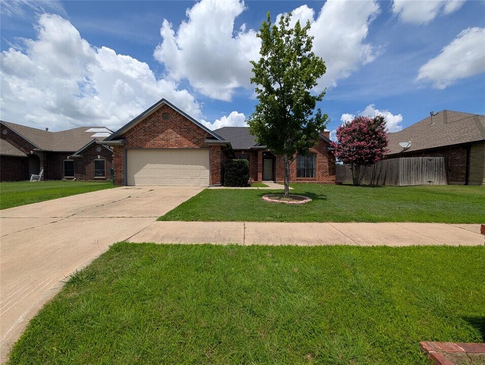 609 SW 151st St in Oklahoma City, OK - Building Photo
