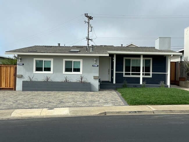 401 Dolores Wy