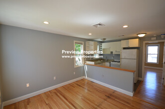 12 Cheever Ct, Unit 2 in Boston, MA - Building Photo - Building Photo