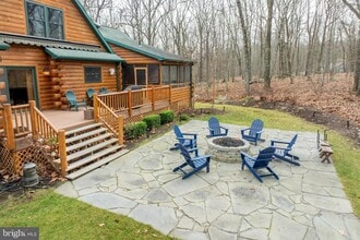 1212 Acacia Dr in Hawley, PA - Building Photo - Building Photo
