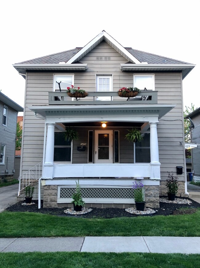 1273 Fry Ave, Unit 1273 in Lakewood, OH - Foto de edificio - Building Photo
