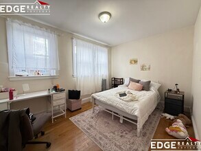 74 Egmont St, Unit 4 in Brookline, MA - Building Photo - Building Photo