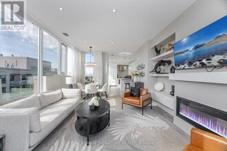 200 Woodbine Ave in Toronto, ON - Building Photo - Building Photo