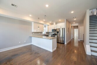 313 Winfield Ave in Jersey City, NJ - Building Photo - Building Photo