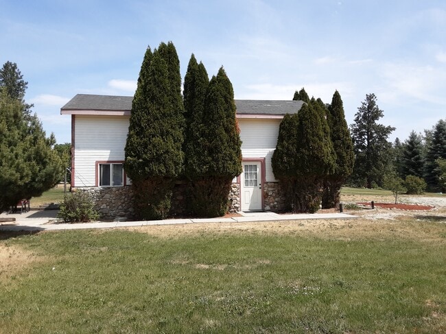 property at 3951 Stevensville River Rd