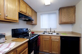 Ascend Midtown in Savannah, GA - Building Photo - Building Photo