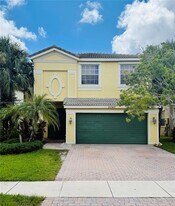 9040 Dupont Pl in Wellington, FL - Building Photo