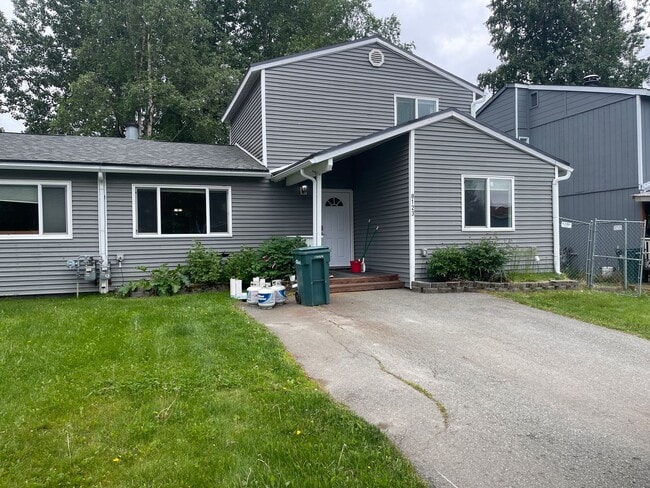property at 8123 Lamplighter Ct