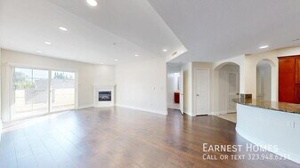 14242 Burbank Blvd in Los Angeles, CA - Building Photo