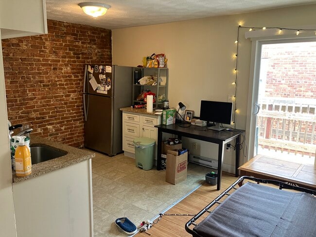 3 Elm St, Unit 3
